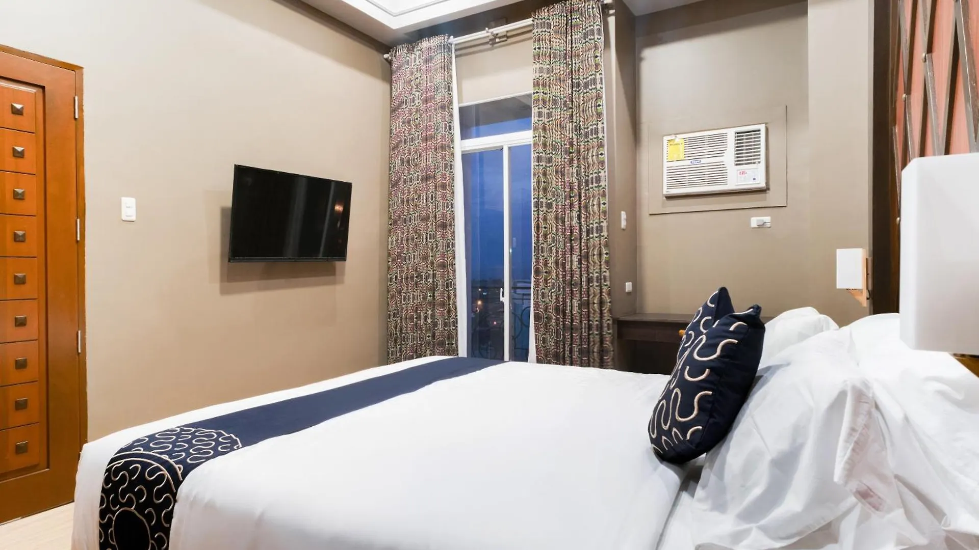 ***  Capital O 460 World Palace Hotel Davao Philippines