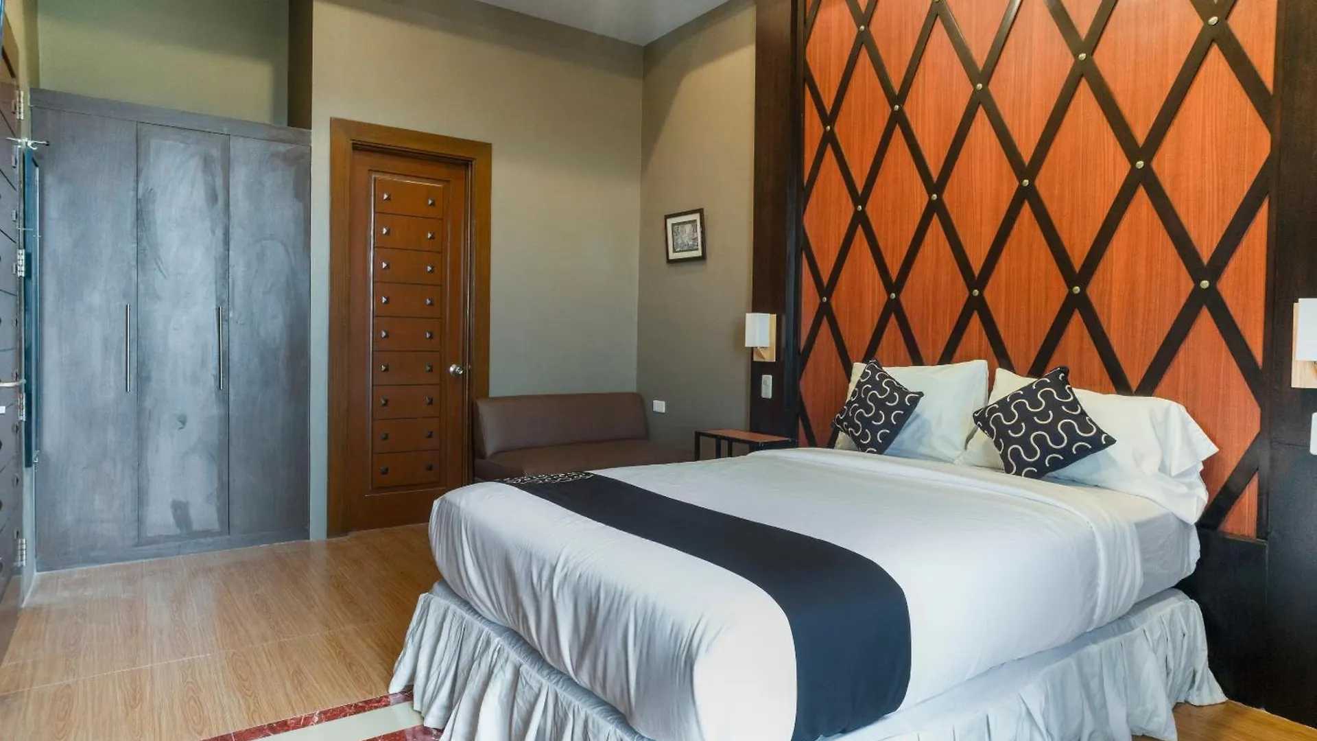 Capital O 460 World Palace Hotel Davao